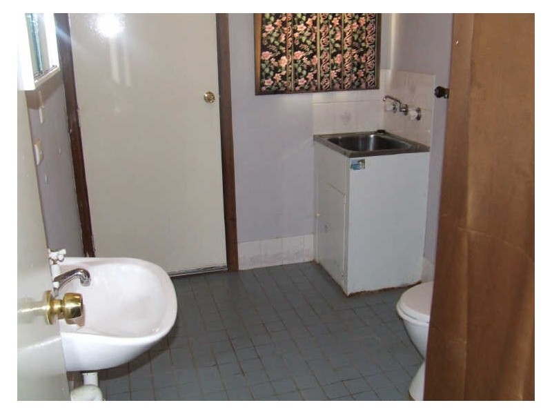 11 Thomson Street, York WA 6302