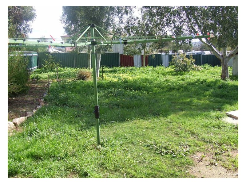 11 Thomson Street, York WA 6302