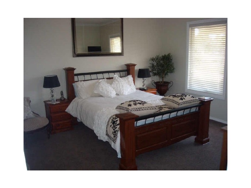 9 Elizabeth Street, York WA 6302