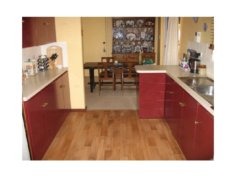 1 Maud St, York WA 6302