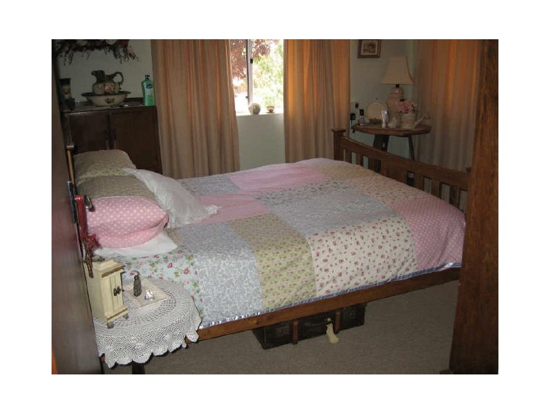 1 Maud St, York WA 6302