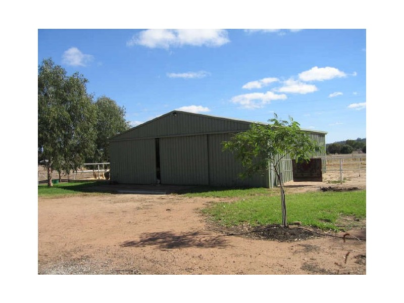 16 Riverside Court, York WA 6302