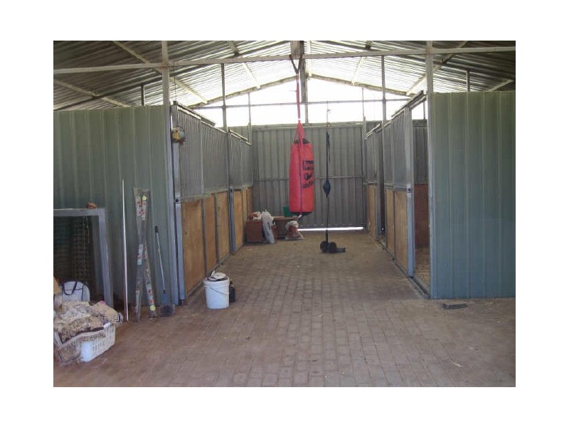 16 Riverside Court, York WA 6302