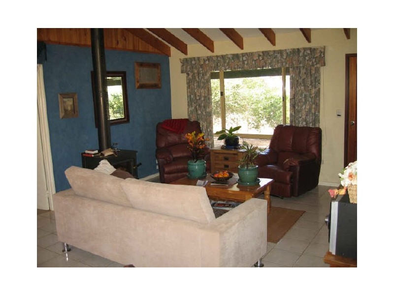 16 Riverside Court, York WA 6302