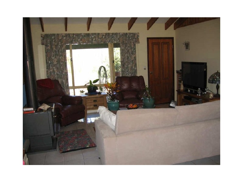 16 Riverside Court, York WA 6302