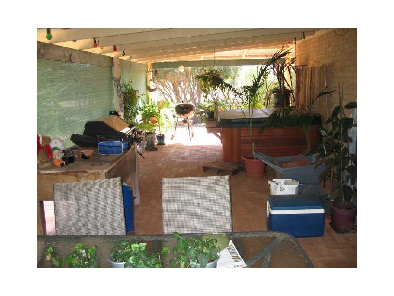 16 Riverside Court, York WA 6302