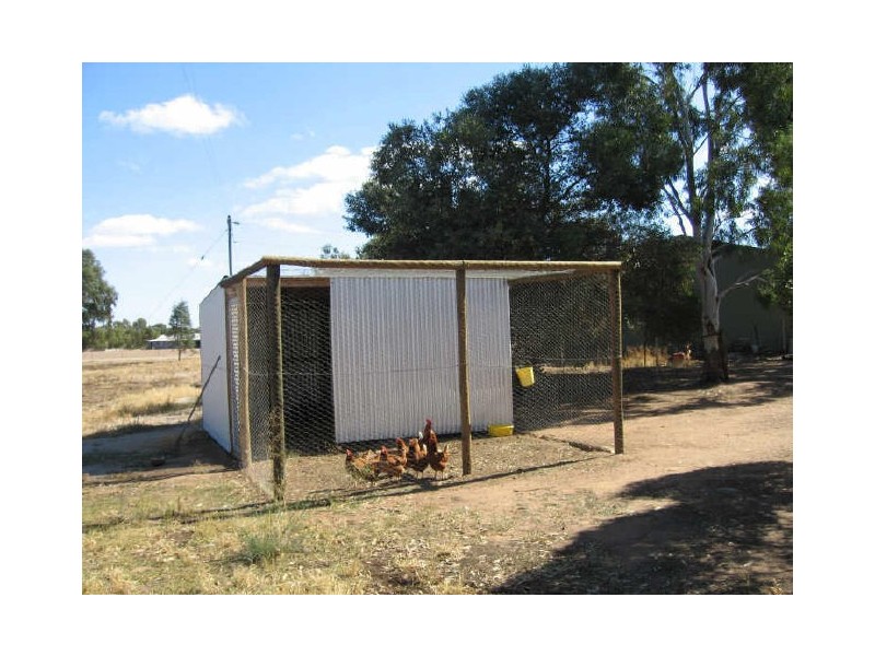 16 Riverside Court, York WA 6302