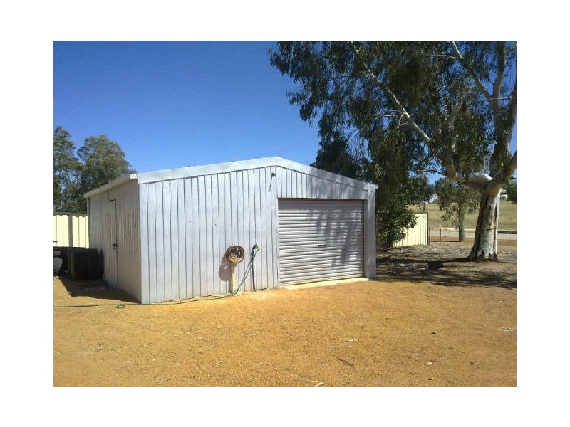 15 Smith Street, Beverley WA 6304