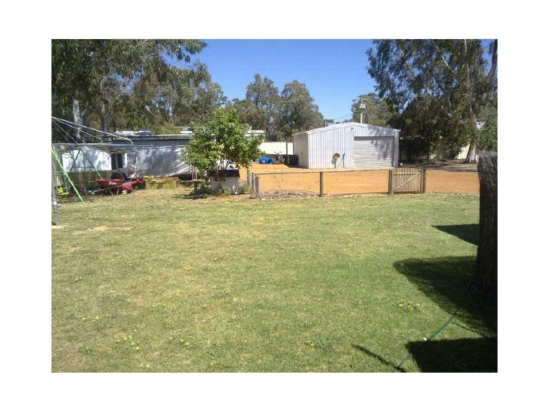 15 Smith Street, Beverley WA 6304