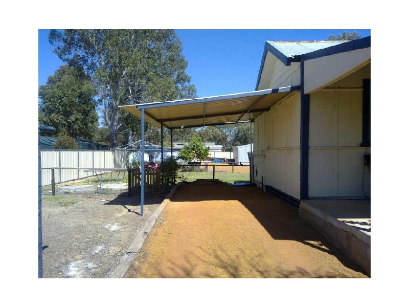 15 Smith Street, Beverley WA 6304