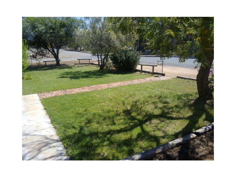 15 Smith Street, Beverley WA 6304