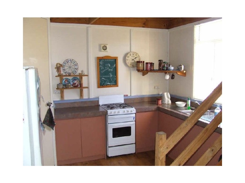 61 Railway Road, York WA 6302