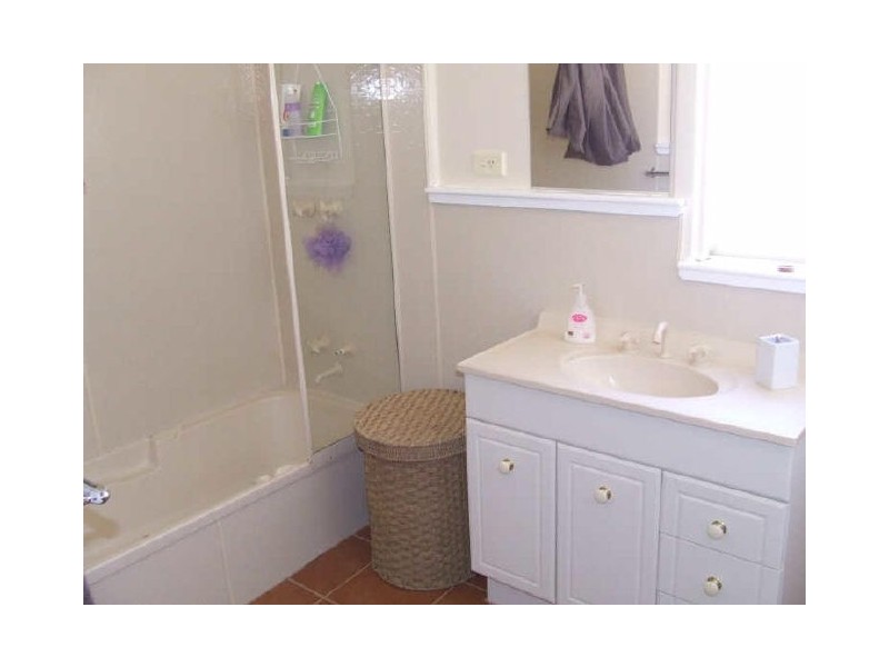 61 Railway Road, York WA 6302