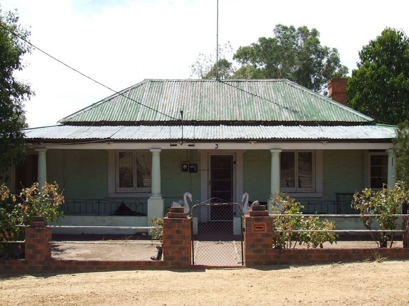 3 Steere Road, York WA 6302