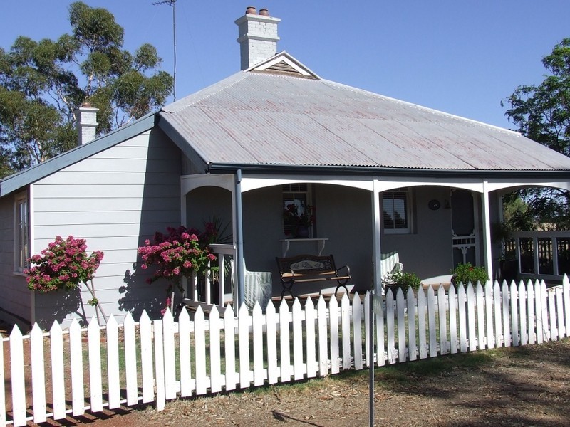 466 Greenhills Road, Greenhills WA 6302