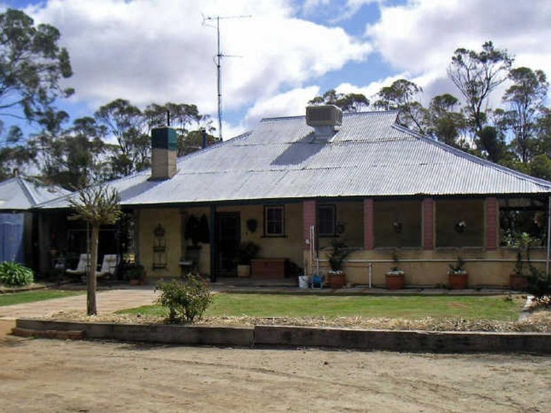 390 Growden Road & Lot 19948 Cahill Road, Merredin WA 6415