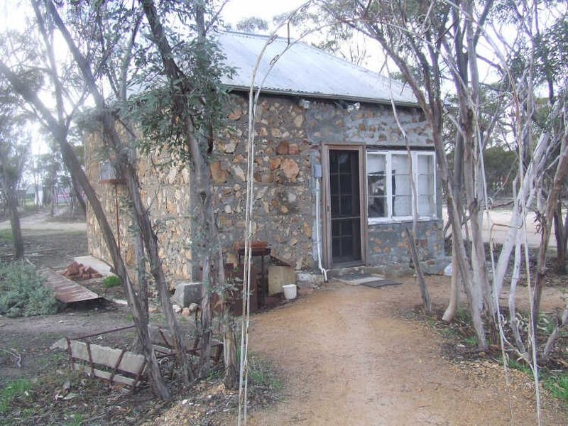 390 Growden Road & Lot 19948 Cahill Road, Merredin WA 6415