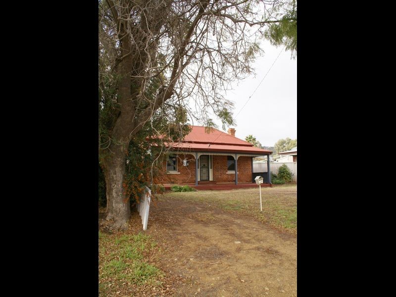 58 Suburban Road, York WA 6302