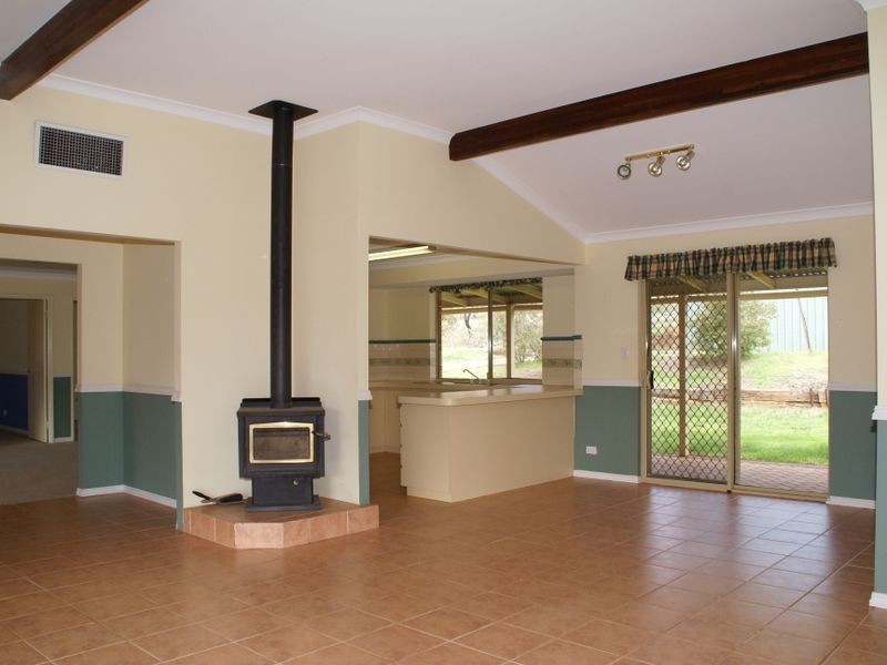 96 Osborne Road, York WA 6302