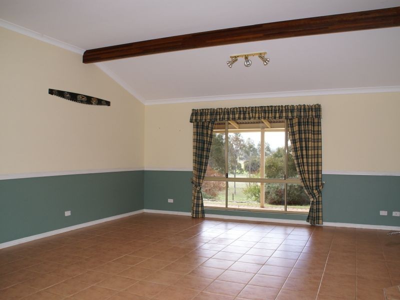 96 Osborne Road, York WA 6302