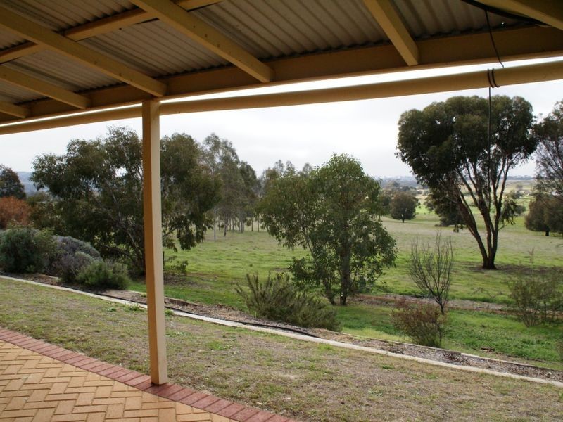 96 Osborne Road, York WA 6302