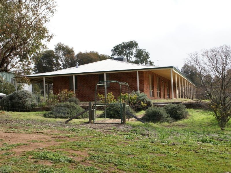 96 Osborne Road, York WA 6302