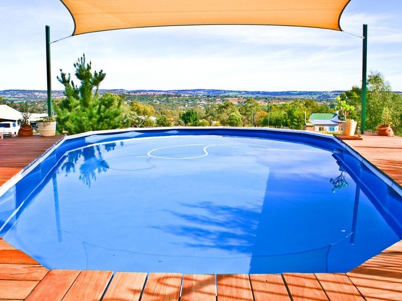 6 Steere Road, York WA 6302