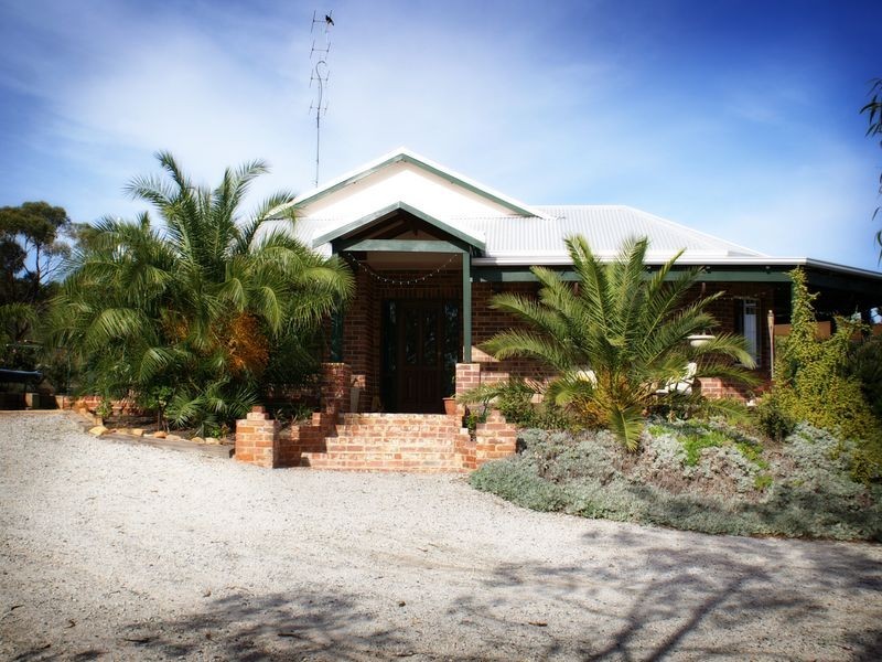 6 Steere Road, York WA 6302