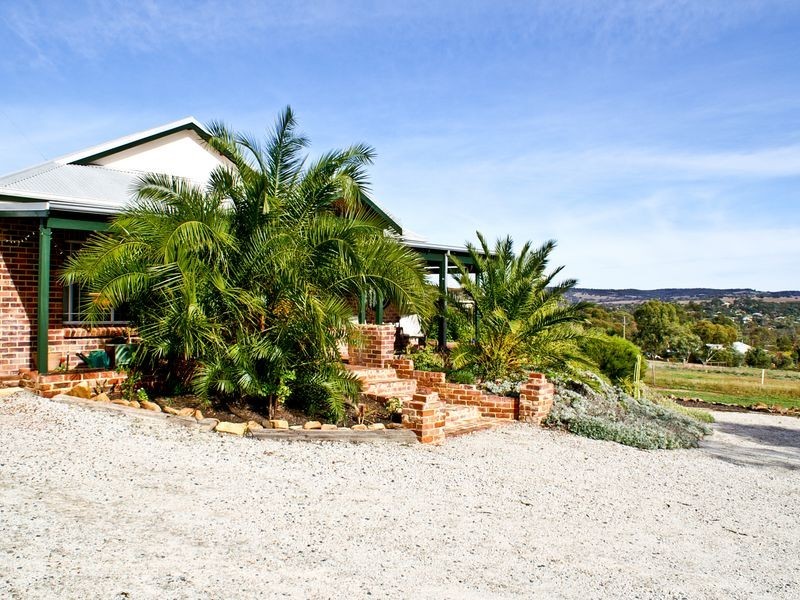 6 Steere Road, York WA 6302