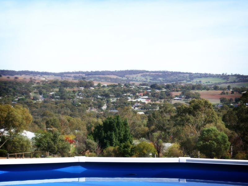 6 Steere Road, York WA 6302