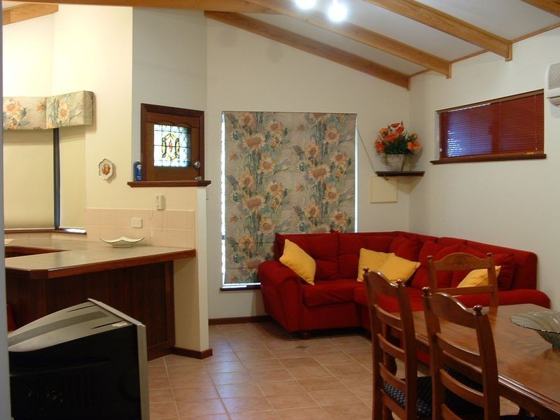 24 Flinders Street, Falcon WA 6210