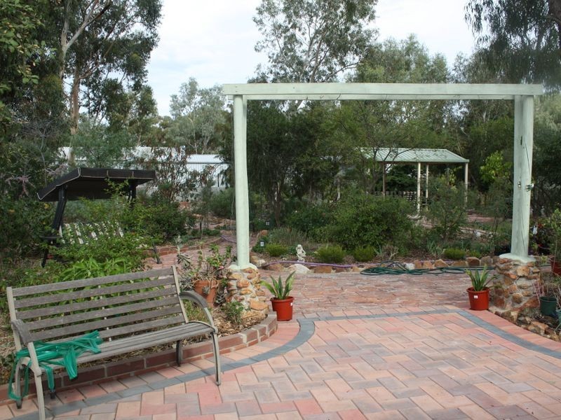 23 Henrietta Street, York WA 6302