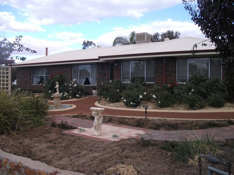 13 Maud Street, York WA 6302