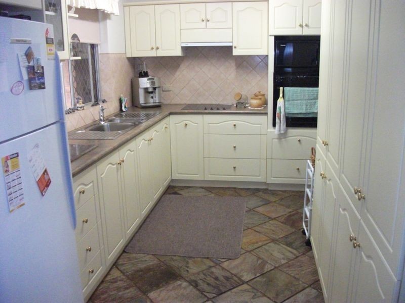 13 Maud Street, York WA 6302