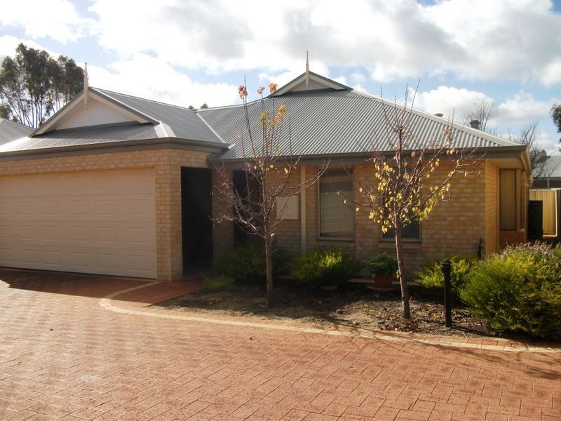 7/9 Joaquina Street, York WA 6302