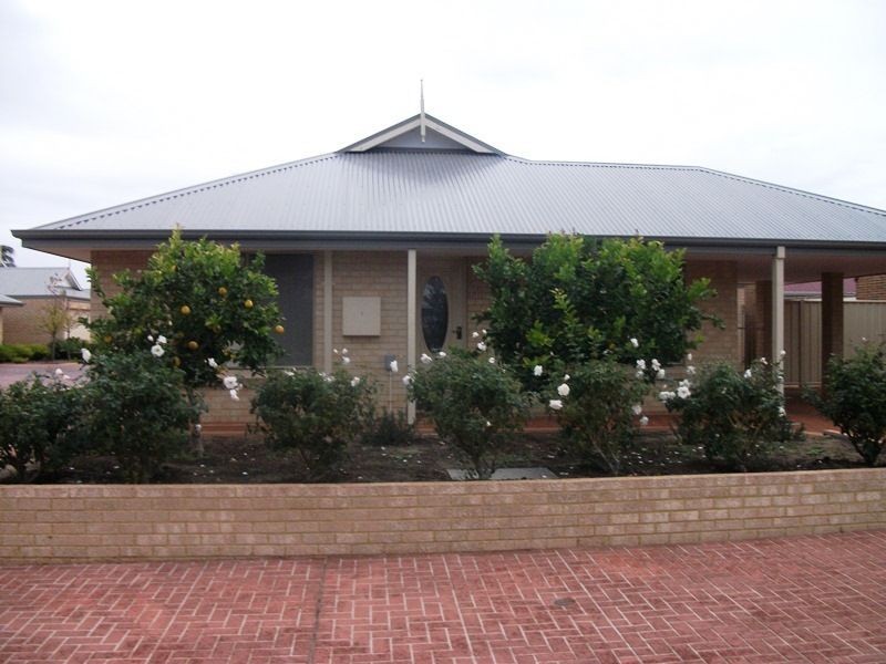 1/9 Joaquina Street, York WA 6302