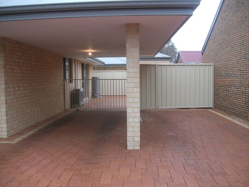1/9 Joaquina Street, York WA 6302