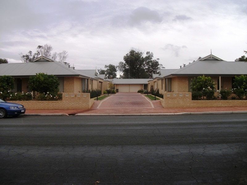 1/9 Joaquina Street, York WA 6302