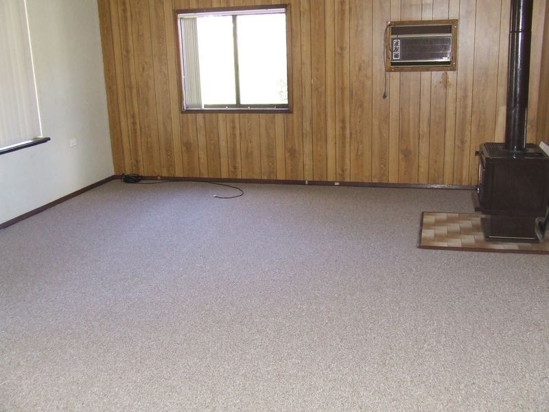 7 Lee Crescent, York WA 6302