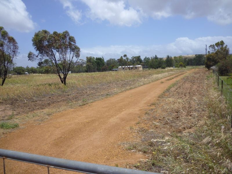 1867 Top Beverley Road, York WA 6302