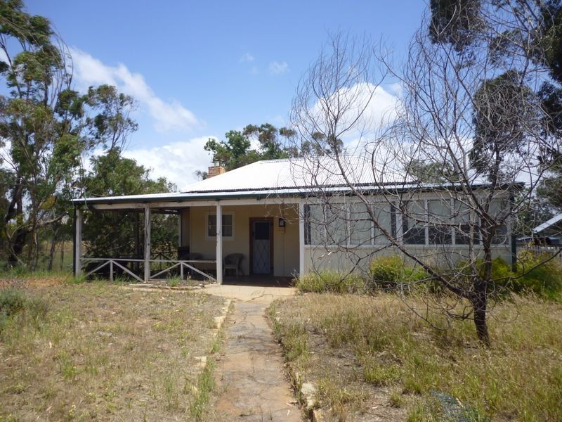 60 York Road, York WA 6302