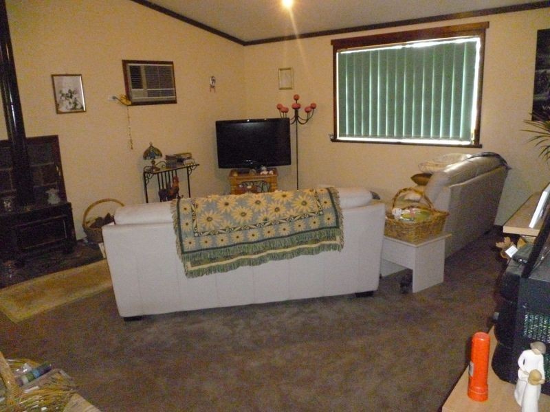 8 Spencers Brook Road, York WA 6302