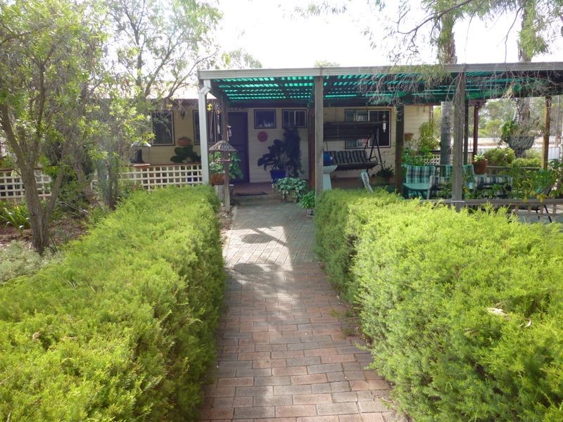 8 Spencers Brook Road, York WA 6302