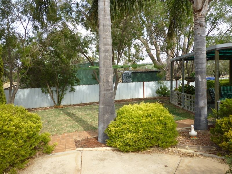 8 Spencers Brook Road, York WA 6302