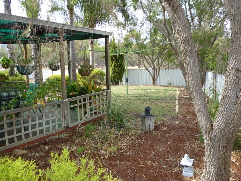 8 Spencers Brook Road, York WA 6302