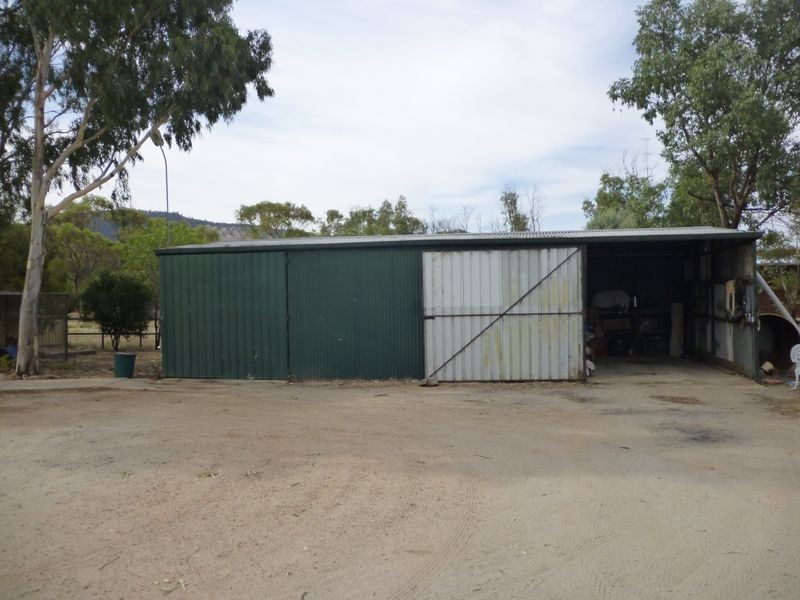 8 Spencers Brook Road, York WA 6302