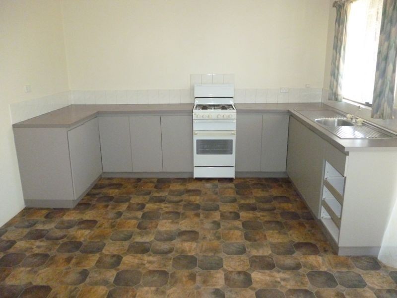 8/2 Eighth Road, York WA 6302