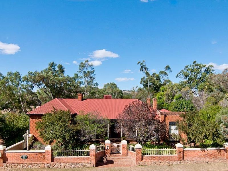 22 Avon Terrace, York WA 6302