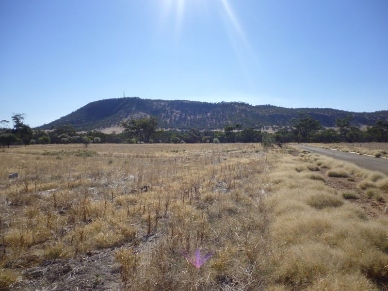 6 Red Swamp Place, York WA 6302