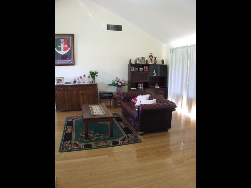 99 Osnaburg Road, York WA 6302